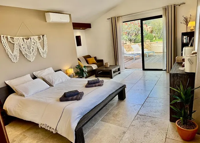 Hébergement de vacances Casetta Di Asciaghju, Avec Jacuzzi Privé Et Accès Direct Aux Plages